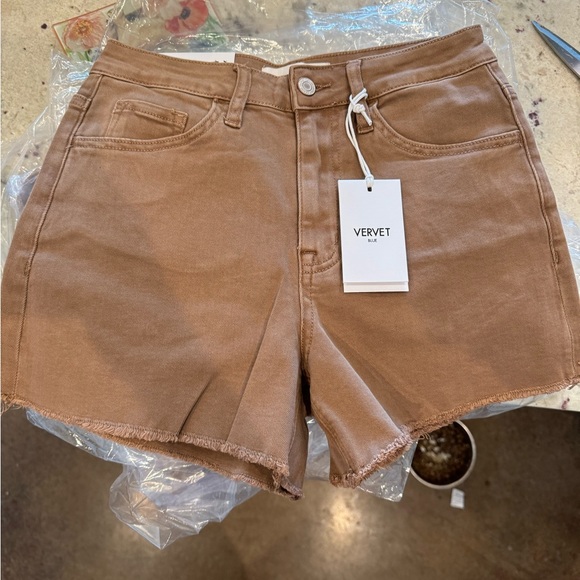 Super High Rise Raw Hem Mom Shorts - Picture 3 of 3